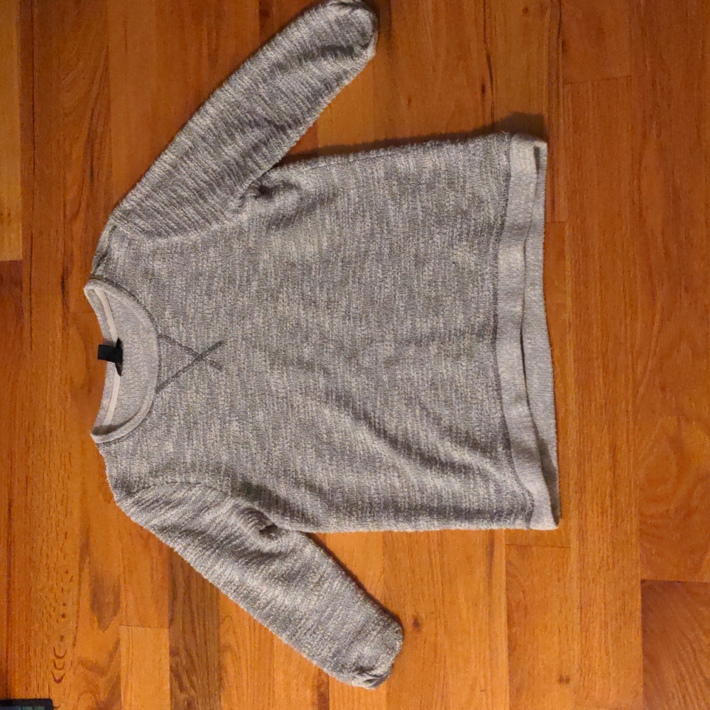4 for $20🏷️Black and White Lightweight Sweatshirt